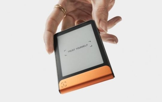 Ledger launches new wallet with secure, contactless E Ink touchscreen displays